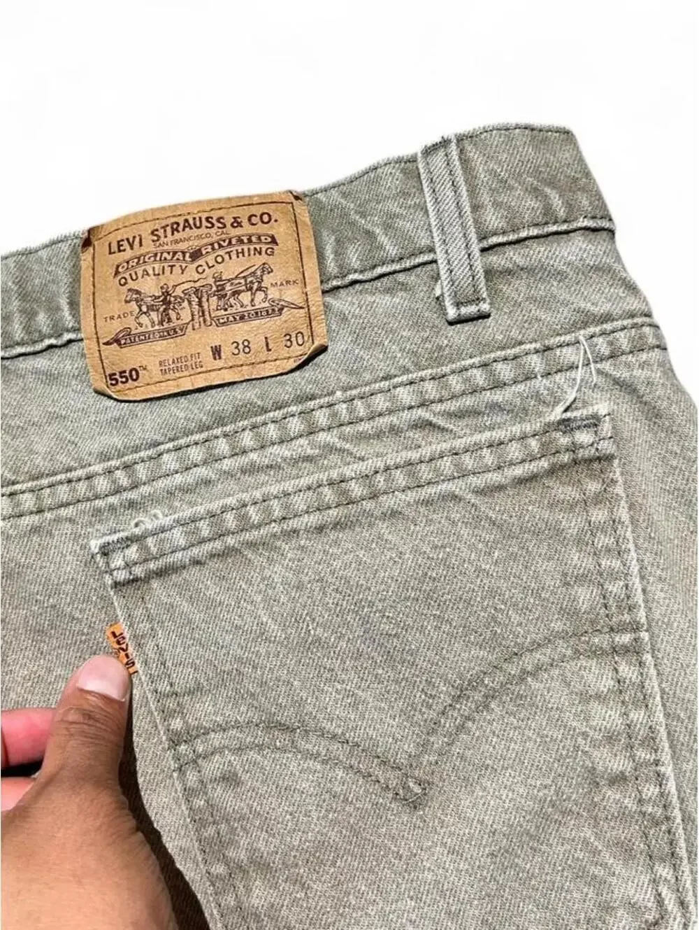 Vintage  Levis 550 Relaxed Tapered Leg USA Orange Tab Olive